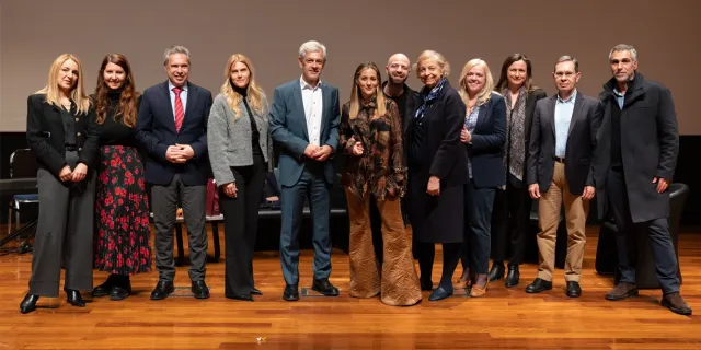 Career Day Cover c30e8328