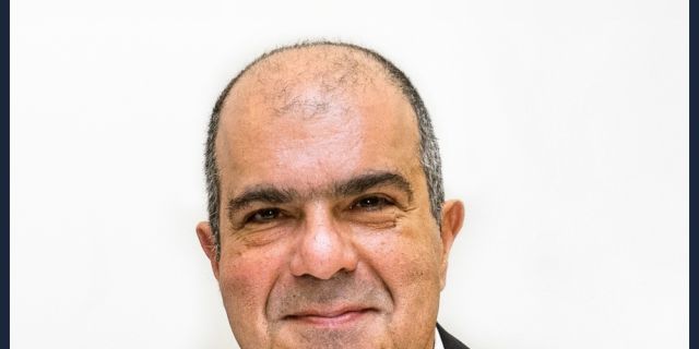 Stelios portrait 1000x1000 frame 17ba669d